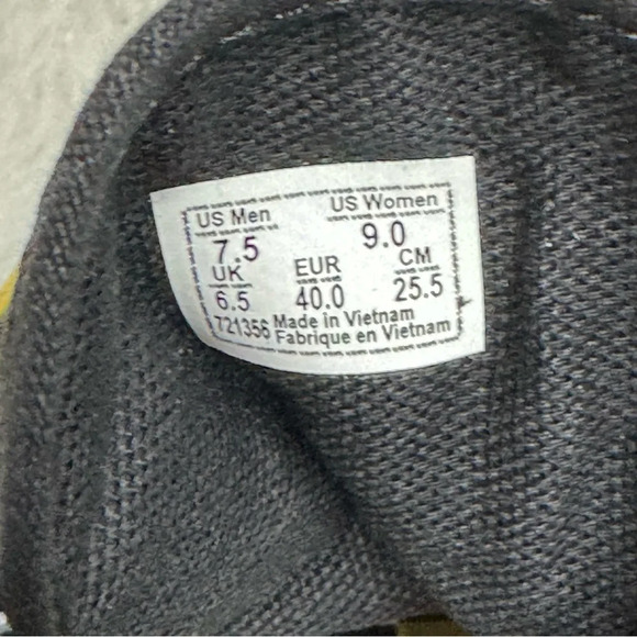 Harry Potter Golden Snitch  x VANS Old Skool Sneakers NEW - Picture 8 of 13